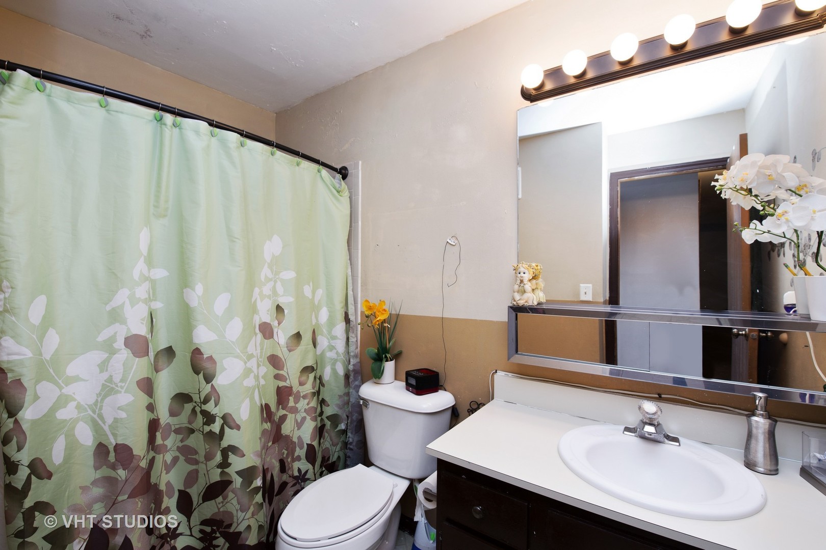 718 Rodenburg Road, Unit 206 Roselle, IL 60172 - Photo 11 of 12