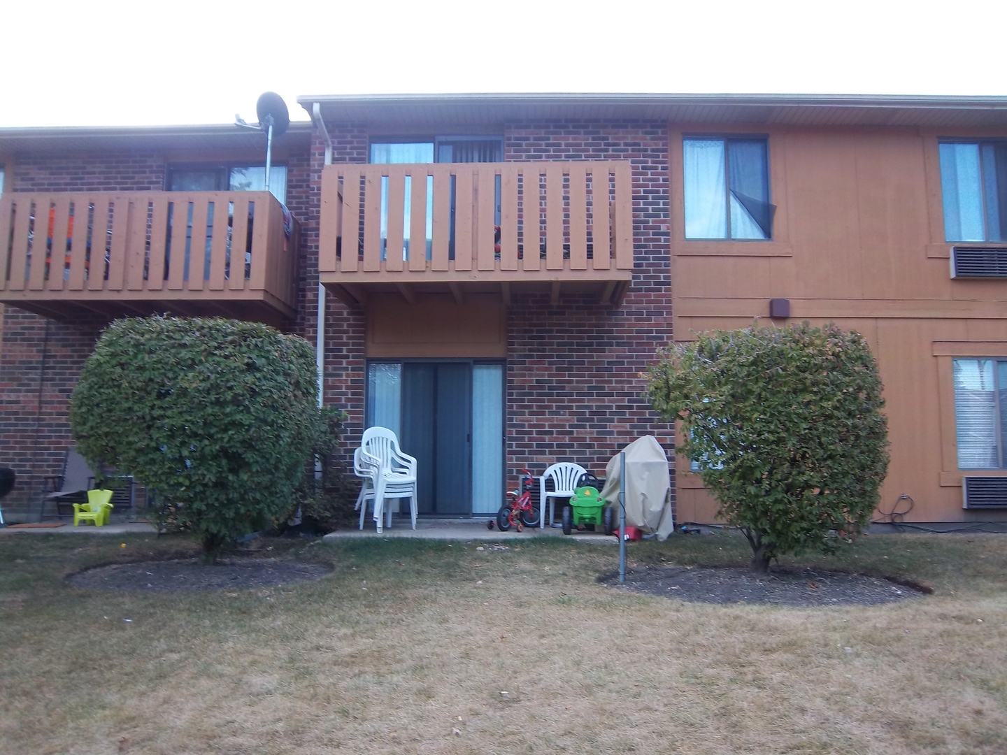 718 Rodenburg Road, Unit 206 Roselle, IL 60172 - Photo 3 of 12