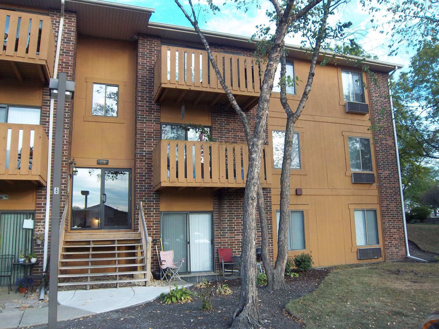 718 Rodenburg Road, Unit 206 Roselle, IL 60172 - Photo 7 of 12