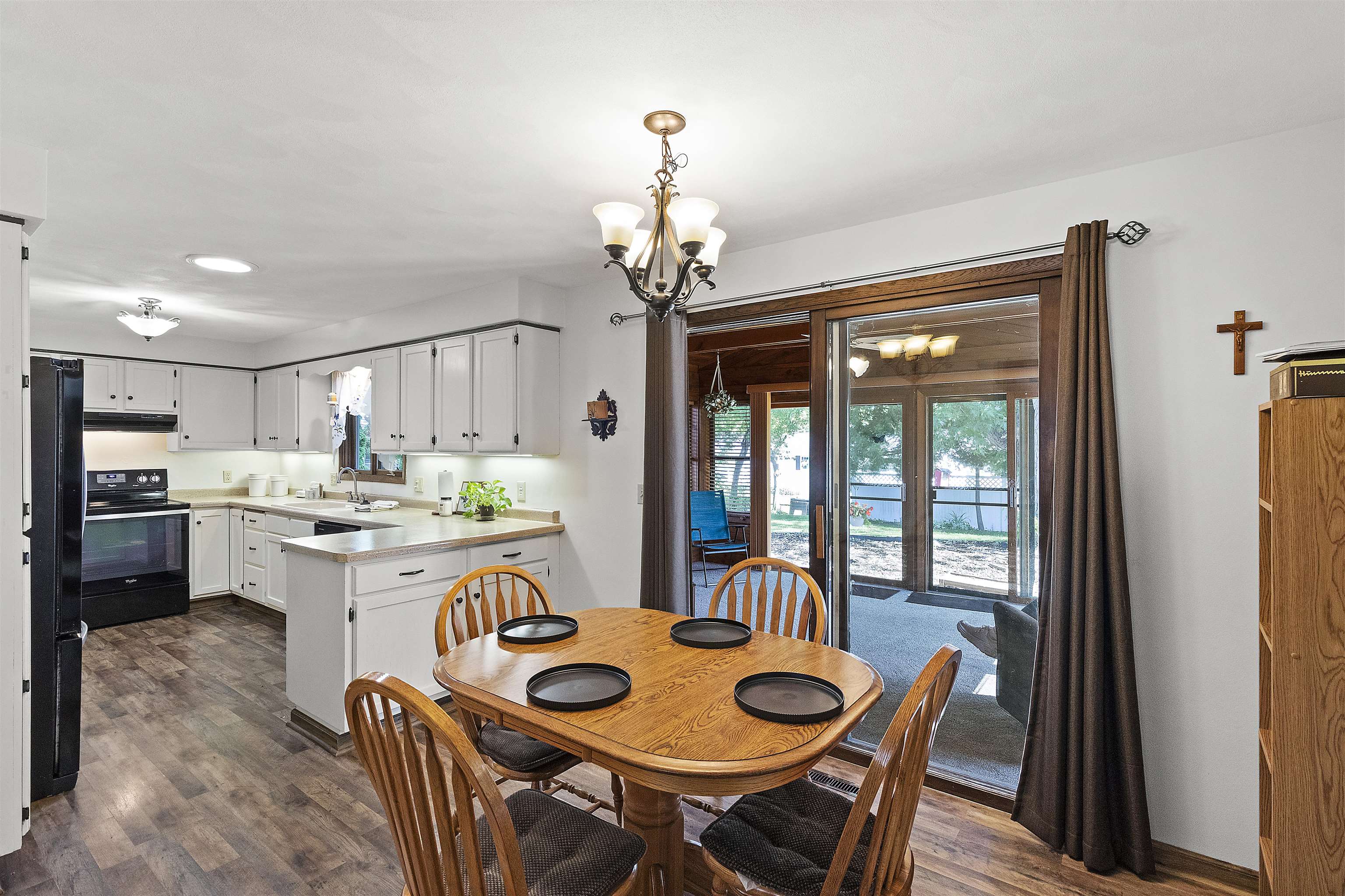 933 East Capitol Drive Appleton, WI 54911 - Photo 14 of 46