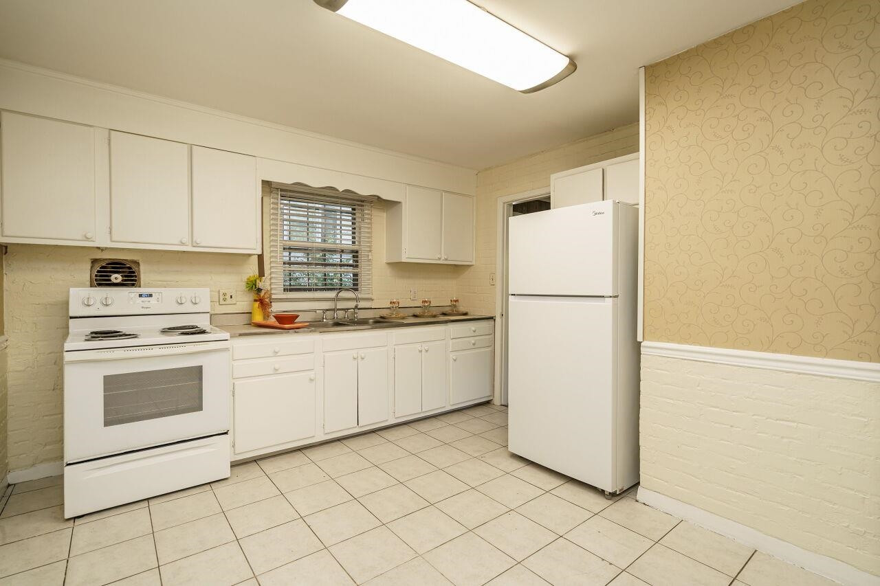 1714 Robinhood Road Durham, NC 27701 - Photo 4 of 12 Photo 4