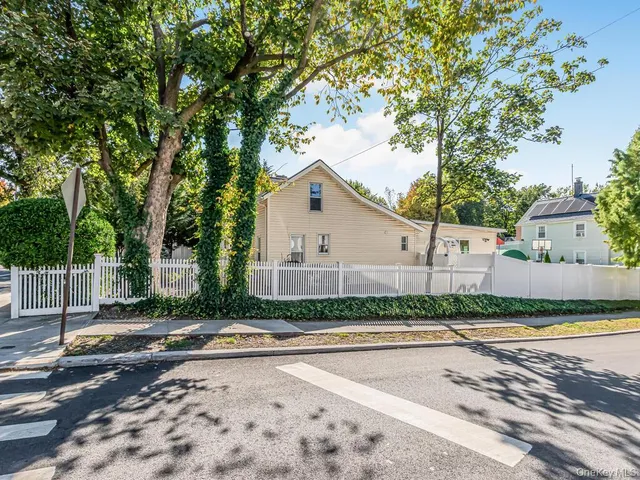 a view of backyard of house