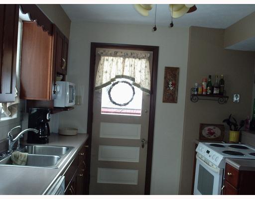 930 Ridge Road Ambridge, PA 15003 - Photo 4 of 16 Kitchen.