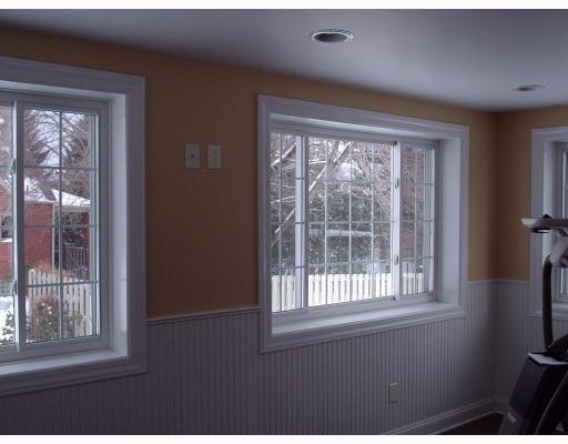 930 Ridge Road Ambridge, PA 15003 - Photo 9 of 16 Den/Family/Great Room.
