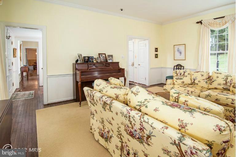 17368 Dry Mill Road Leesburg, VA 20175 - Photo 7 of 30 Living Room