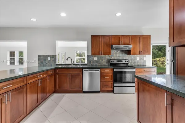 $7,200 | 8700 Southwest 64th Avenue, Pinecrest, FL 33156