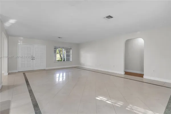 $7,200 | 8700 Southwest 64th Avenue, Pinecrest, FL 33156