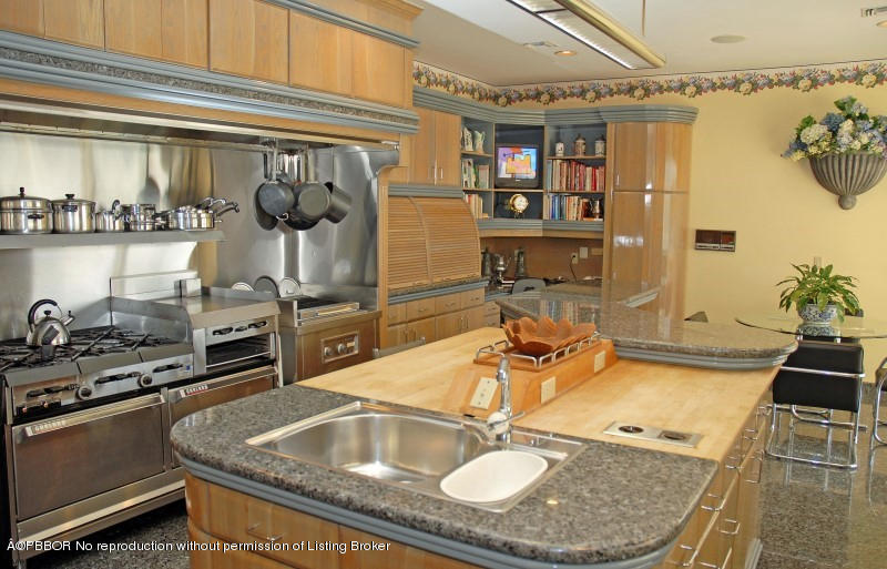 310 Mediterranean Road Palm Beach, FL 33480 - Photo 9 of 18 9 Kitchen