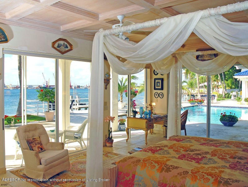 310 Mediterranean Road Palm Beach, FL 33480 - Photo 10 of 18 10 Bedroom