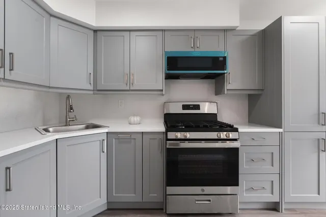 $479,900 | 695 Barlow Avenue | Eltingville