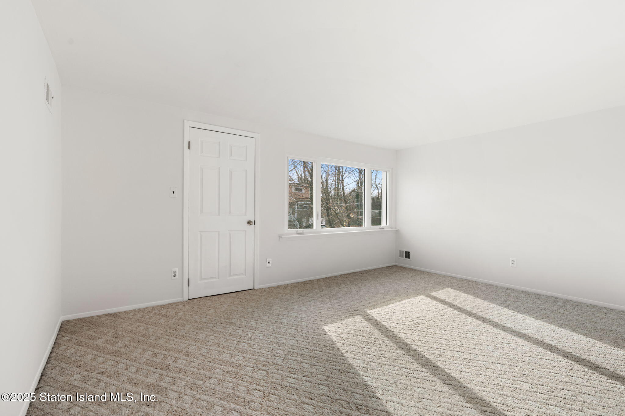 695 Barlow Avenue Staten Island, NY 10312 - Photo 19 of 20 21-web-or-mls-DSC07740