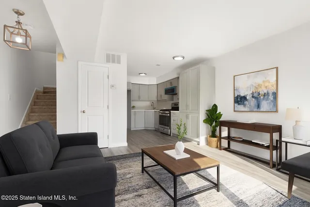 $479,900 | 695 Barlow Avenue | Eltingville