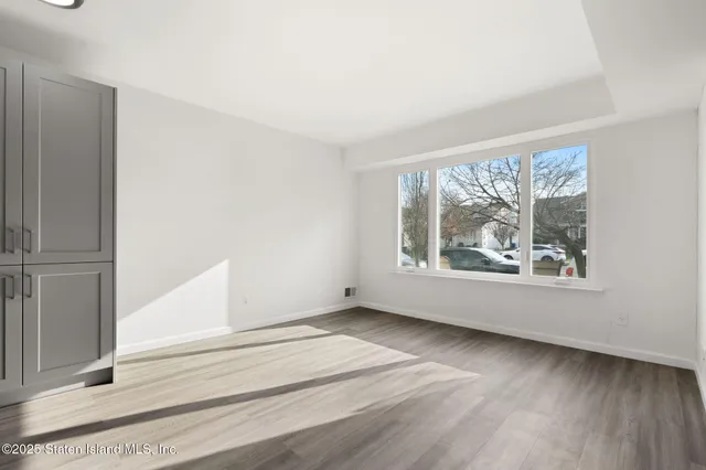 $479,900 | 695 Barlow Avenue | Eltingville