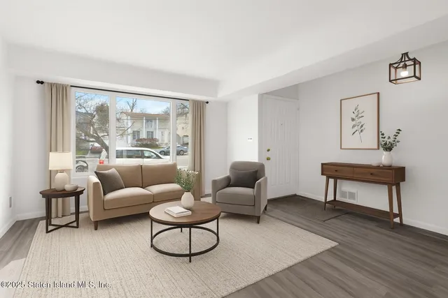 $479,900 | 695 Barlow Avenue | Eltingville