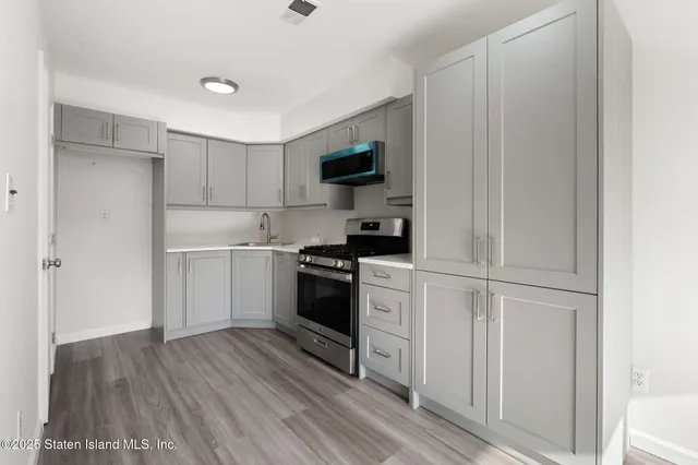 $479,900 | 695 Barlow Avenue | Eltingville