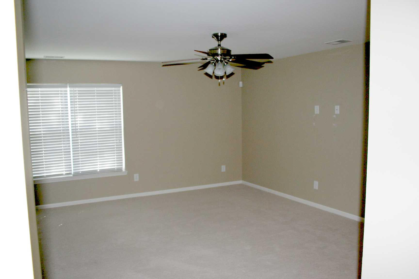 1044 Steelchase Lane Hanahan, SC 29410 - Photo 11 of 16 IMG_5670