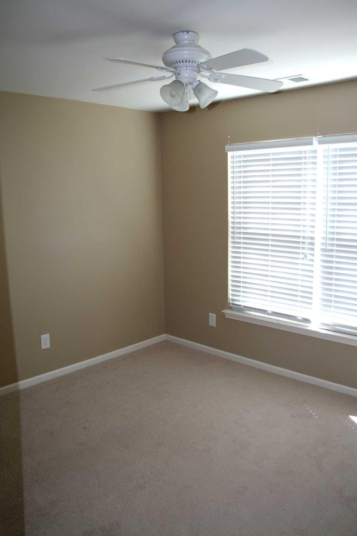 1044 Steelchase Lane Hanahan, SC 29410 - Photo 7 of 16 IMG_5663