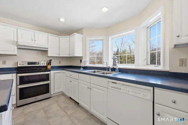 $665,000 | 33 Westwood Drive, Canton, CT 06019