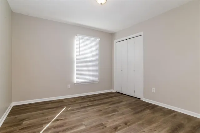 $1,910 | 305 Southeast Westminister Road, Blue Springs, MO 64014