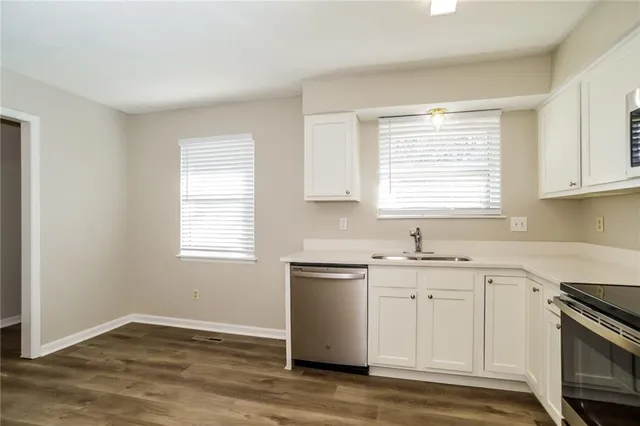 $1,910 | 305 Southeast Westminister Road, Blue Springs, MO 64014