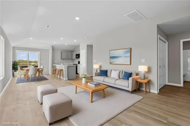 $291,095 | 420 Rock Creek Drive, Tonganoxie, KS 66086