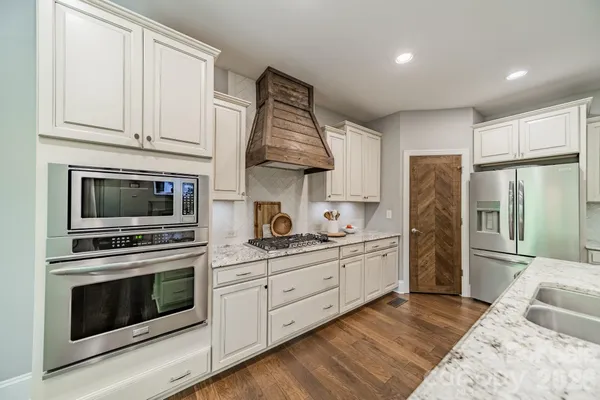 $1,200,000 | 800 Hidden Pond Lane, Waxhaw, NC 28173