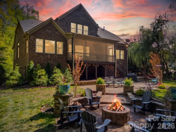 $1,200,000 | 800 Hidden Pond Lane, Waxhaw, NC 28173