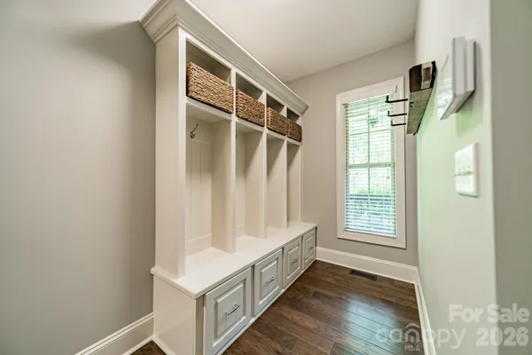 $1,200,000 | 800 Hidden Pond Lane, Waxhaw, NC 28173