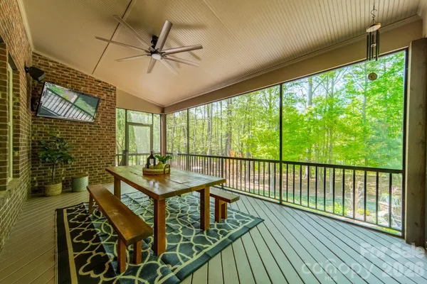 $1,200,000 | 800 Hidden Pond Lane, Waxhaw, NC 28173