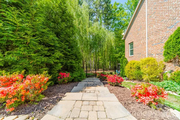 $1,200,000 | 800 Hidden Pond Lane, Waxhaw, NC 28173