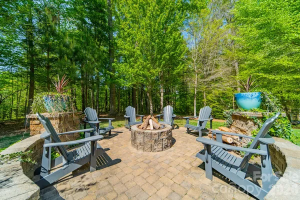 $1,200,000 | 800 Hidden Pond Lane, Waxhaw, NC 28173