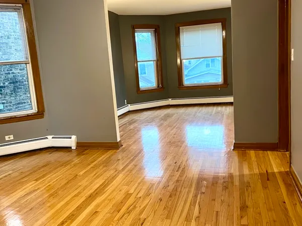 $2,100 | 5110 West Hutchinson Street, Unit 2, Chicago, IL 60641