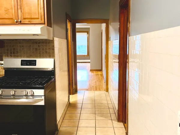 $2,100 | 5110 West Hutchinson Street, Unit 2, Chicago, IL 60641