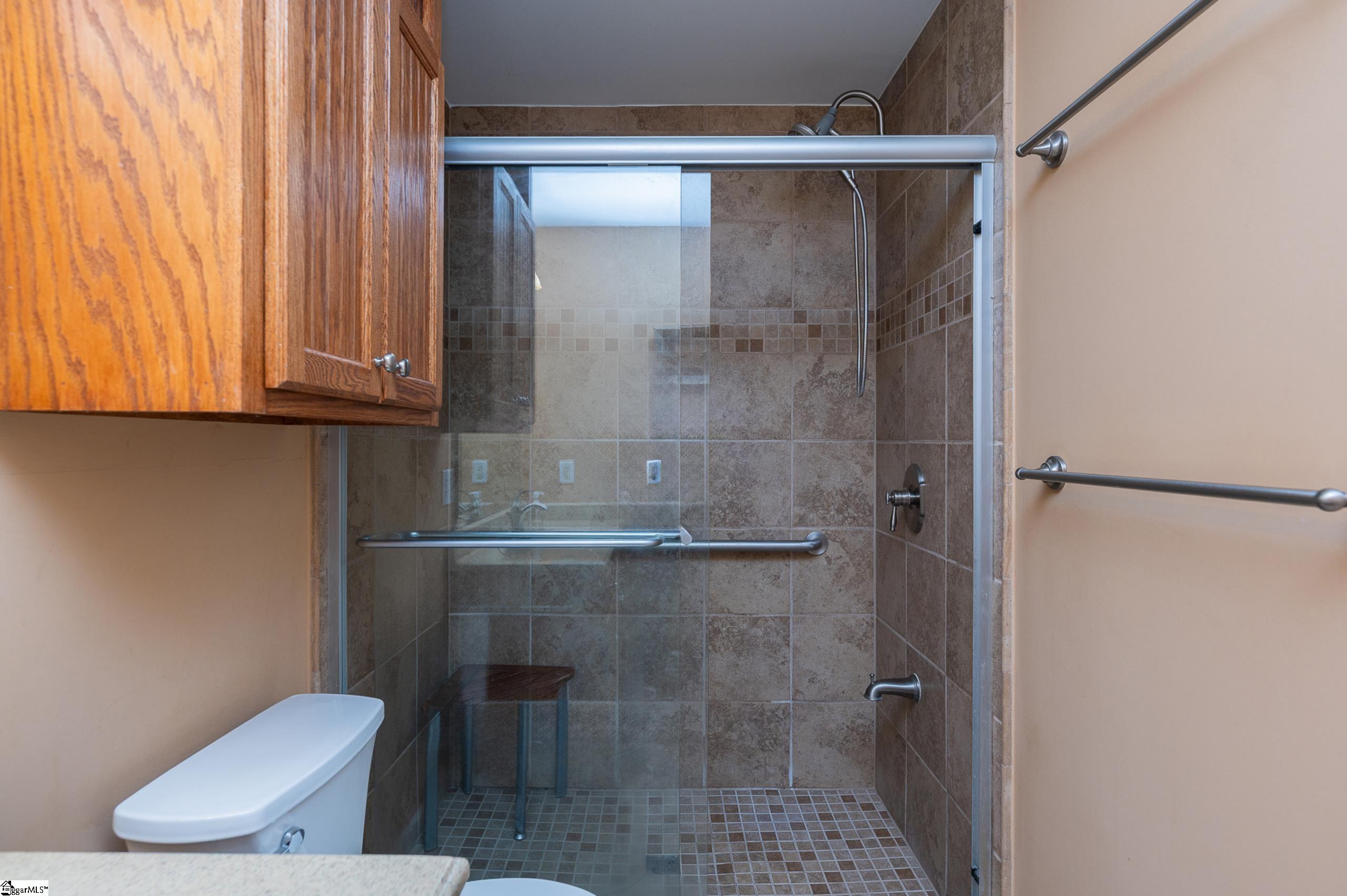 116 Sycamore Drive Marietta, SC 29661 - Photo 17 of 37