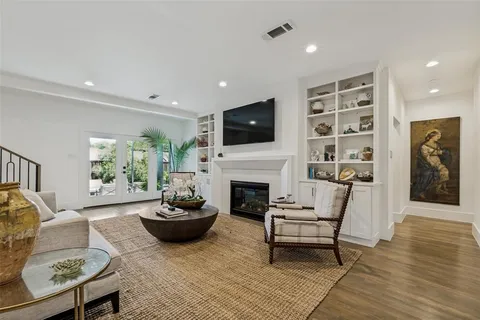 $2,375,000 | 6933 Wabash Circle, Dallas, TX 75214