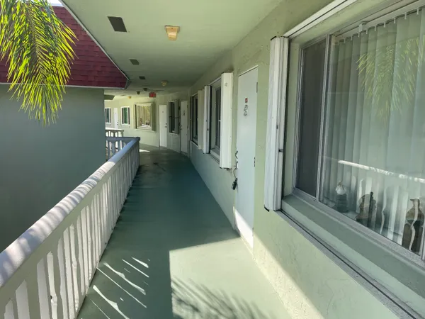 $112,000 | 3100 Springdale Boulevard, Unit 310, Palm Springs, FL 33461