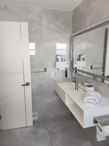 $595,000 | 1075 92nd Street, Unit 405, Bay Harbor Islands, FL 33154