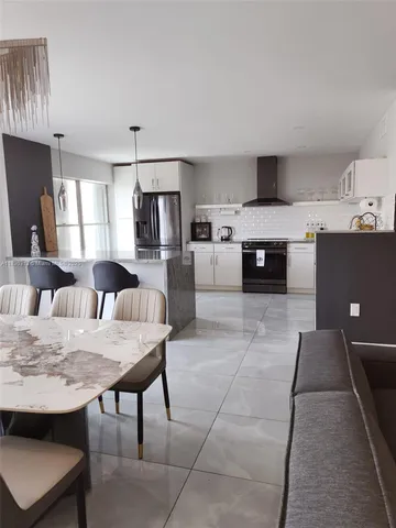 $595,000 | 1075 92nd Street, Unit 405, Bay Harbor Islands, FL 33154