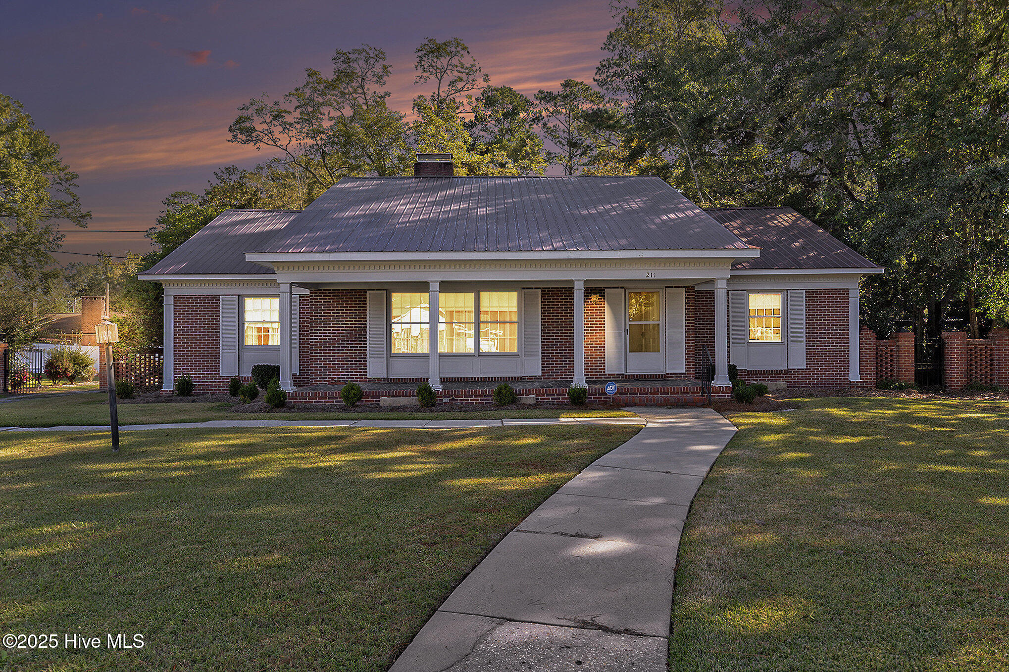 211 Pireway Road Tabor City, NC 28463 - Photo 2 of 46 001_r6_0425_-_433