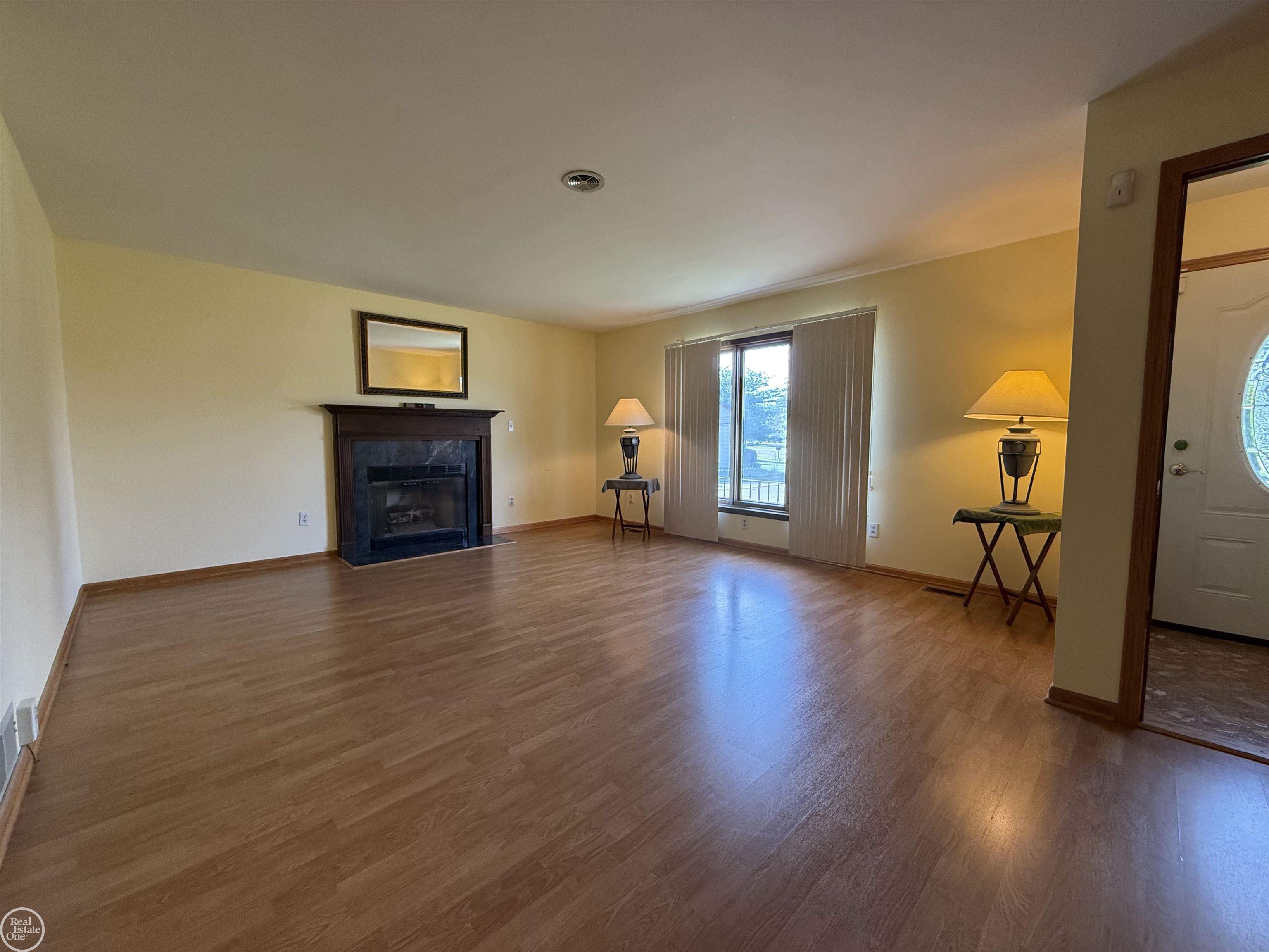 26250 South River Road Harrison Township, MI 48045 - Photo 3 of 28