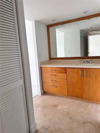 $4,400 | 2333 Brickell Avenue, Unit 2215, Miami, FL 33129