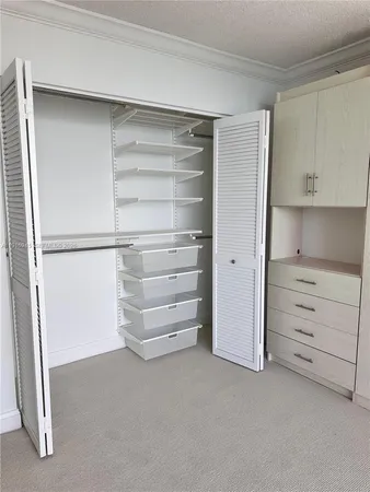 $4,400 | 2333 Brickell Avenue, Unit 2215, Miami, FL 33129