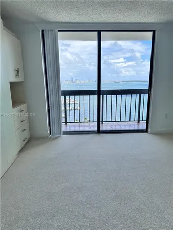 $4,400 | 2333 Brickell Avenue, Unit 2215, Miami, FL 33129
