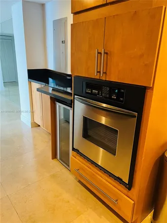 $4,400 | 2333 Brickell Avenue, Unit 2215, Miami, FL 33129