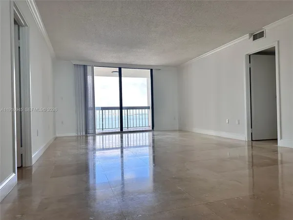 $4,400 | 2333 Brickell Avenue, Unit 2215, Miami, FL 33129