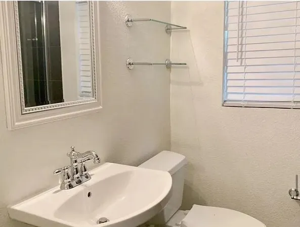 $2,800 | 3535 Wentworth Street, Houston, TX 77004