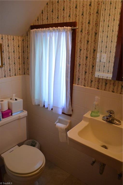 744 Greenhill Road Mount Airy, NC 27030 - Photo 8 of 27 Gallery Image 8