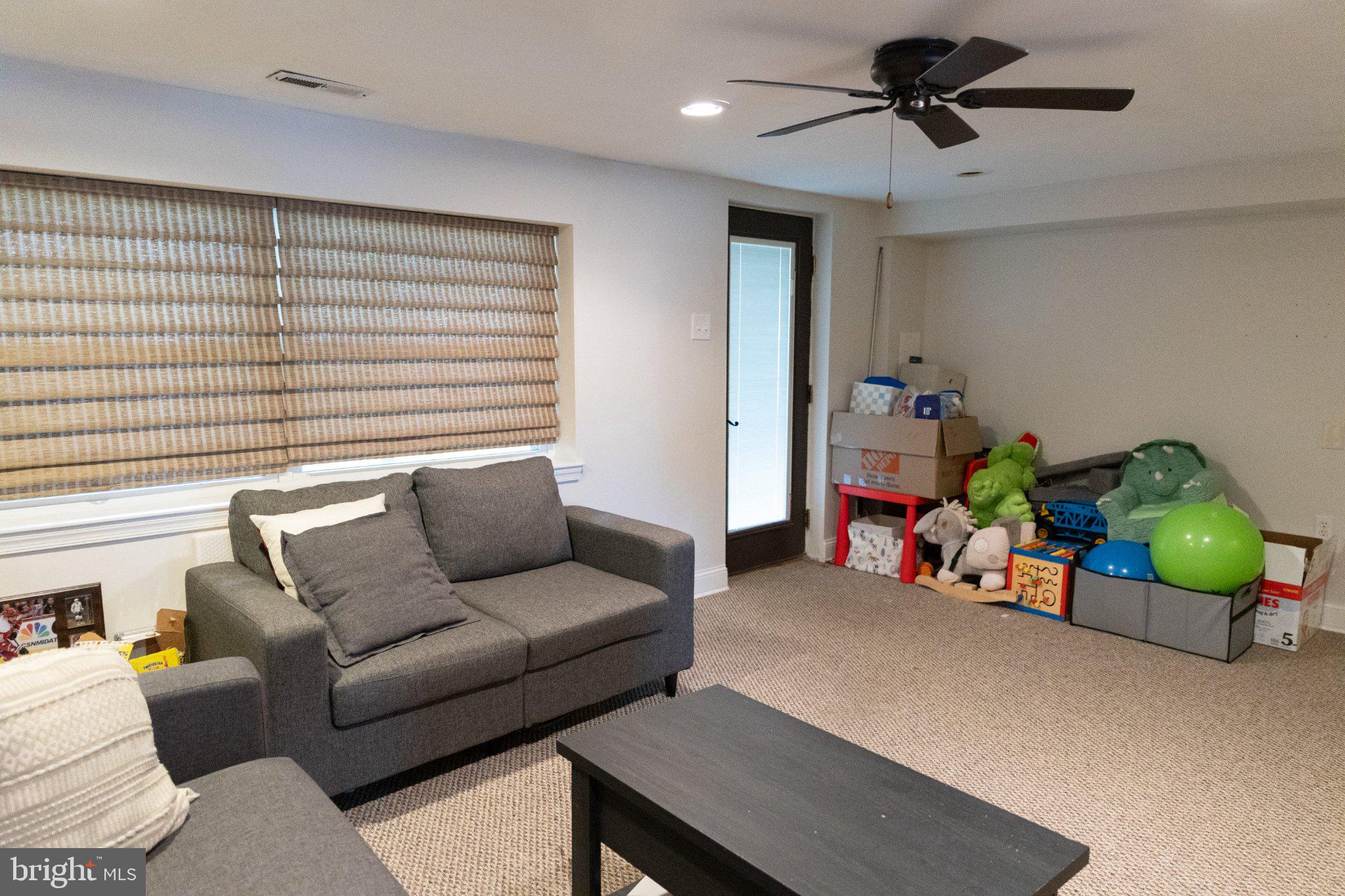 12626 Chilton Road Philadelphia, PA 19154 - Photo 30 of 43 Versatile space with natural light.