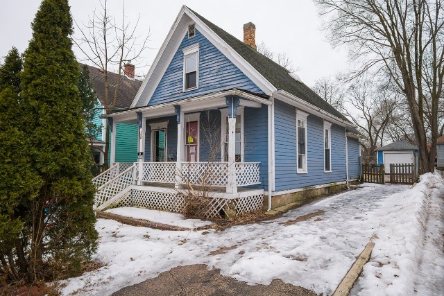 154 South Porter Street Elgin, IL 60120 - Photo 4 of 21