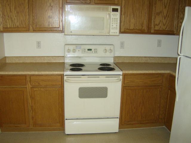 4343 West Apollo Road Laveen, AZ 85339 - Photo 4 of 6 kitchen